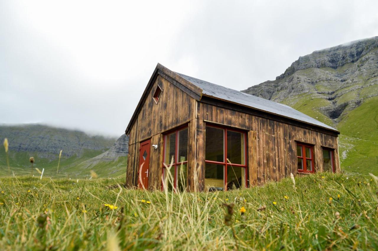 Mulafossur Cottage No 3 By Famous Waterfall In Gasadalur Kültér fotó